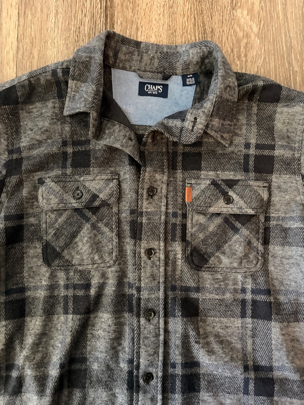 Chaps Men's Gray and Black Plaid Button-Down Shirt - Picture 2 of 4